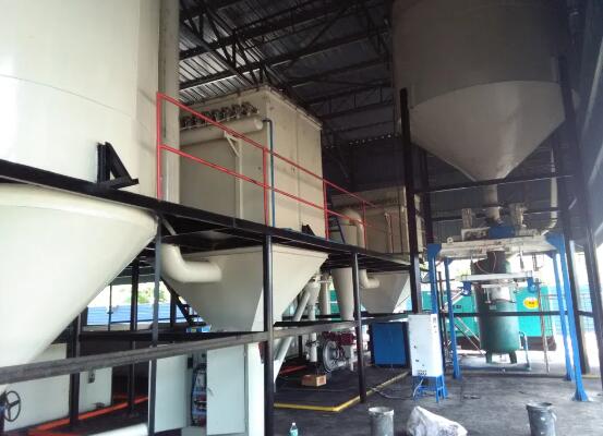 Low-temperature pyrolysis furnace